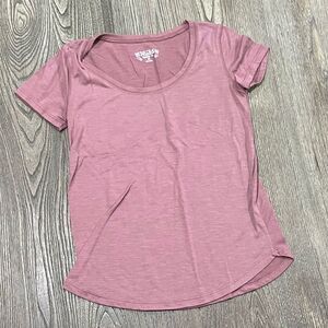 Khol's Womens Mudd Roadtrip Scoopneck Tee Short Sleeve Pullover Merlot Size XS